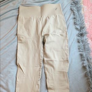 TALA’s Zinina Chai legging
